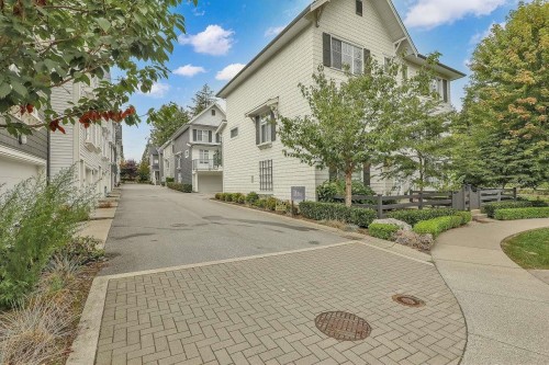 8-10433 158 Street, Surrey, BC - Outdoor