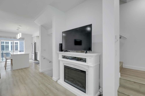 8-10433 158 Street, Surrey, BC - Indoor Photo Showing Other Room With Fireplace
