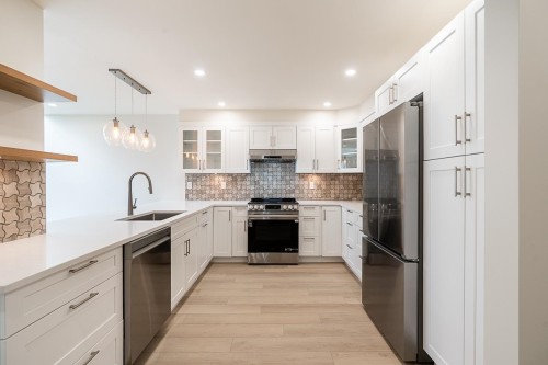 1304-21937 48 Avenue, Langley, BC - Indoor Photo Showing Kitchen With Upgraded Kitchen