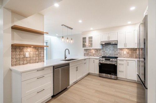1304-21937 48 Avenue, Langley, BC - Indoor Photo Showing Kitchen With Upgraded Kitchen