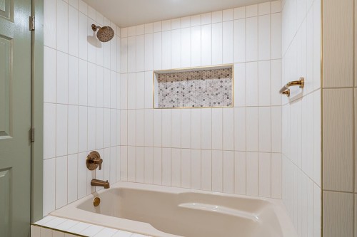 1304-21937 48 Avenue, Langley, BC - Indoor Photo Showing Bathroom