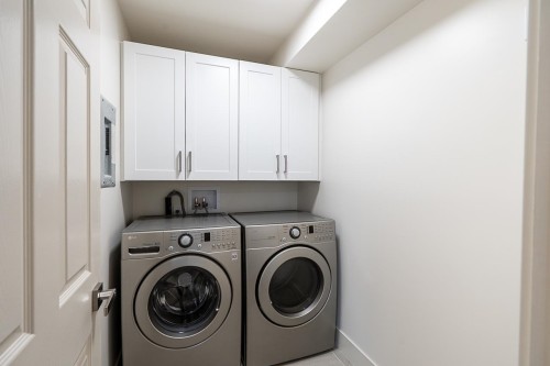 1304-21937 48 Avenue, Langley, BC - Indoor Photo Showing Laundry Room