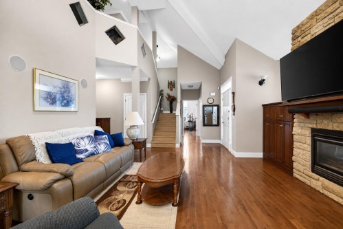19686 73A Avenue, Langley, BC - Indoor Photo Showing Living Room With Fireplace