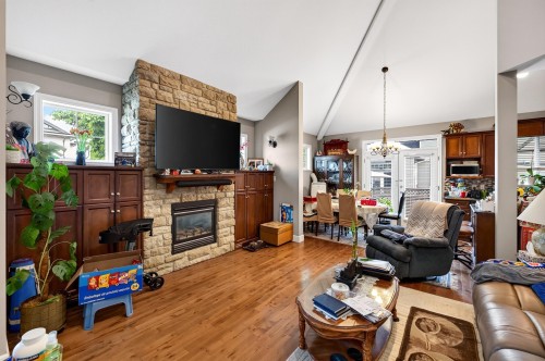 19686 73A Avenue, Langley, BC - Indoor Photo Showing Living Room With Fireplace