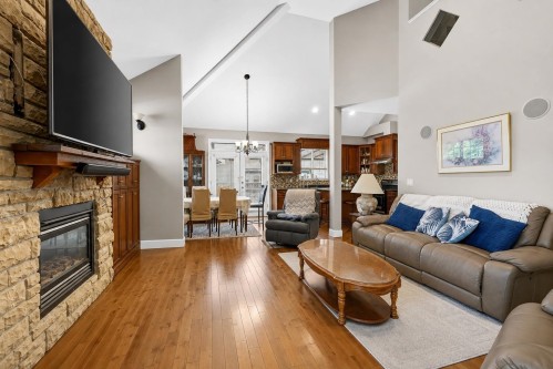 19686 73A Avenue, Langley, BC - Indoor Photo Showing Living Room With Fireplace