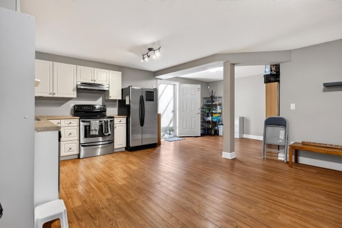 19686 73A Avenue, Langley, BC - Indoor Photo Showing Kitchen