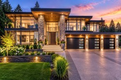 13590 20 Avenue Surrey, BC V4A 1Z6