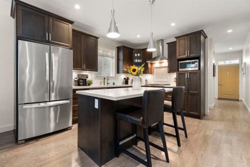 5-35846 Mckee Road, Abbotsford, BC - Indoor Photo Showing Kitchen With Upgraded Kitchen