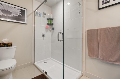 5-35846 Mckee Road, Abbotsford, BC - Indoor Photo Showing Bathroom