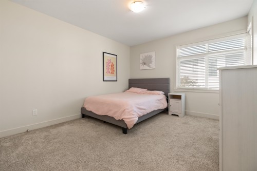 5-35846 Mckee Road, Abbotsford, BC - Indoor Photo Showing Bedroom