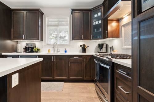 5-35846 Mckee Road, Abbotsford, BC - Indoor Photo Showing Kitchen With Double Sink With Upgraded Kitchen