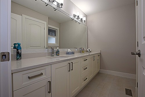 4376 Stephen Leacock Drive, Abbotsford, BC - Indoor Photo Showing Bathroom