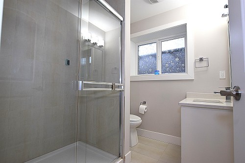 4376 Stephen Leacock Drive, Abbotsford, BC - Indoor Photo Showing Bathroom