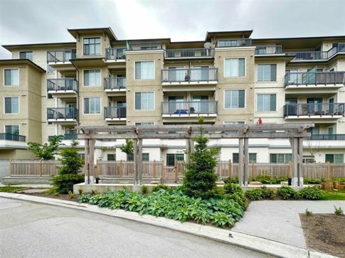 B105-20487 65 Avenue  Langley, BC V2Y 3K5