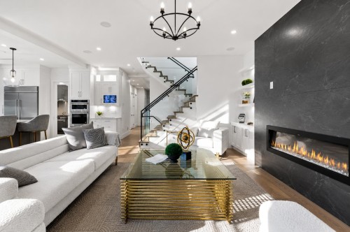 16633 Bell Road, Surrey, BC - Indoor Photo Showing Living Room With Fireplace