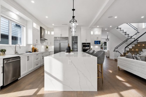 16633 Bell Road, Surrey, BC - Indoor Photo Showing Kitchen With Upgraded Kitchen