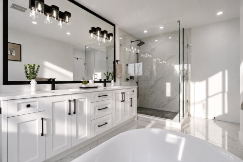 16633 Bell Road, Surrey, BC - Indoor Photo Showing Bathroom