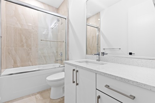 16633 Bell Road, Surrey, BC - Indoor Photo Showing Bathroom