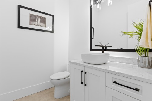 16633 Bell Road, Surrey, BC - Indoor Photo Showing Bathroom