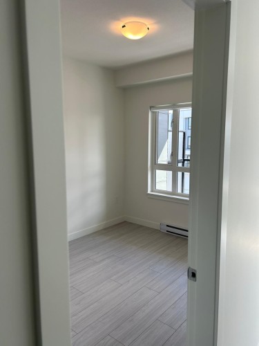 113-2425 166 Street, Surrey, BC - Indoor Photo Showing Other Room