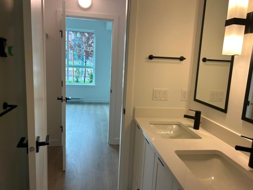 113-2425 166 Street, Surrey, BC - Indoor Photo Showing Bathroom