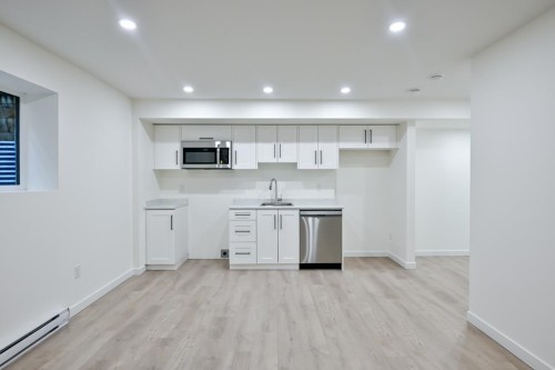 10113 Elderberry Crescent, Surrey, BC - Indoor Photo Showing Kitchen