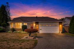 16407 11a Avenue Surrey, BC V4A 9G9