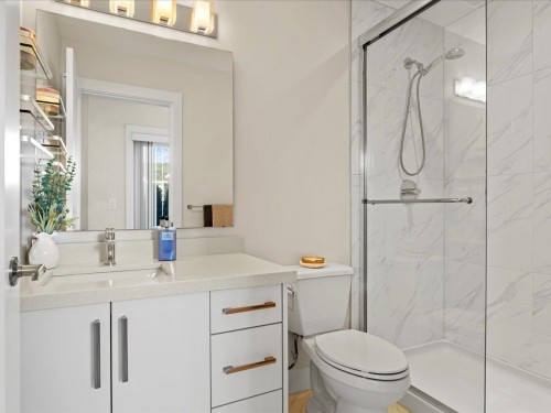 101-14605 Mcdougall Drive, Surrey, BC - Indoor Photo Showing Bathroom