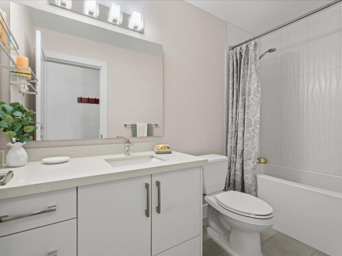 101-14605 Mcdougall Drive, Surrey, BC - Indoor Photo Showing Bathroom