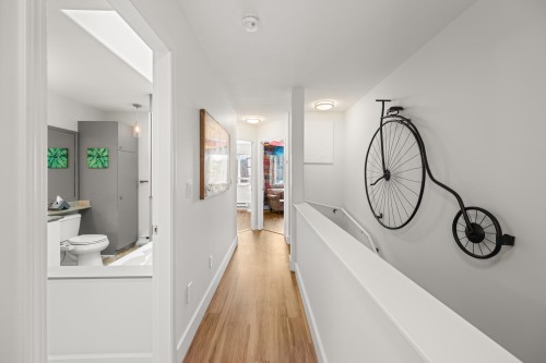 93-8930 Walnut Grove Drive, Langley, BC - Indoor Photo Showing Other Room