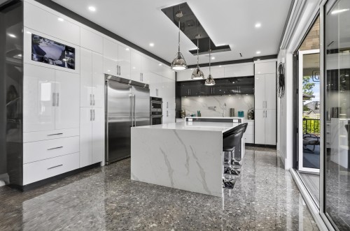 18610 57 Avenue, Surrey, BC - Indoor Photo Showing Kitchen With Upgraded Kitchen