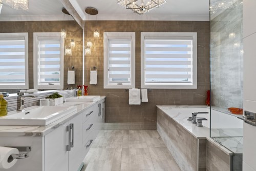 18610 57 Avenue, Surrey, BC - Indoor Photo Showing Bathroom
