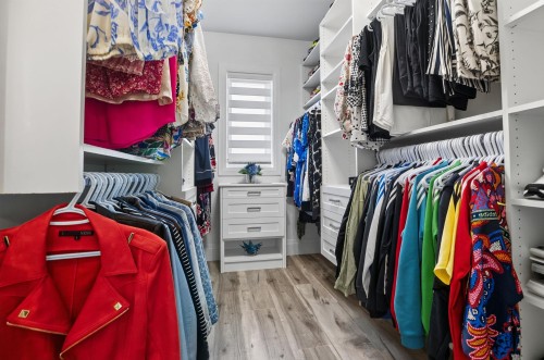 18610 57 Avenue, Surrey, BC - Indoor With Storage