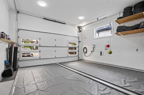 18610 57 Avenue, Surrey, BC - Indoor Photo Showing Garage