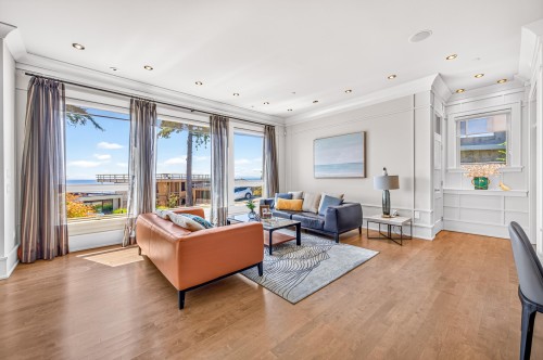 14533 Magdalen Avenue, White Rock, BC - Indoor Photo Showing Living Room
