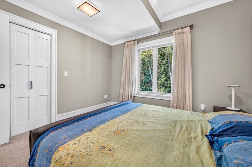 14533 Magdalen Avenue, White Rock, BC - Indoor Photo Showing Bedroom