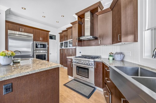 14533 Magdalen Avenue, White Rock, BC - Indoor Photo Showing Kitchen With Double Sink