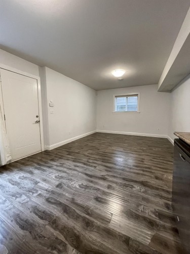 bsmt-7333 194 Street , Surrey, BC V4N 5Y1 3