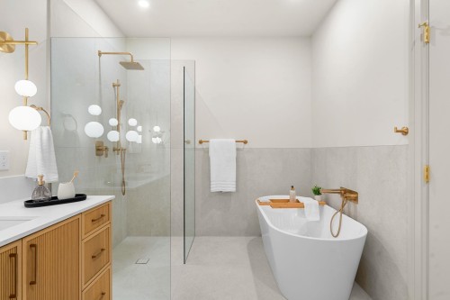 65-2533 152 Street, Surrey, BC - Indoor Photo Showing Bathroom