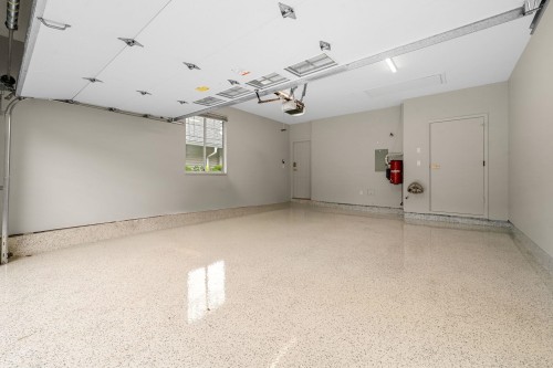 65-2533 152 Street, Surrey, BC - Indoor Photo Showing Garage