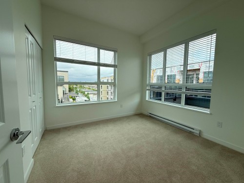 607-15733 85 Avenue , Surrey, BC V4Z 6N1 5