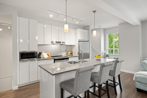31-30930 Westridge Place, Abbotsford, BC - Indoor Photo Showing Kitchen With Upgraded Kitchen