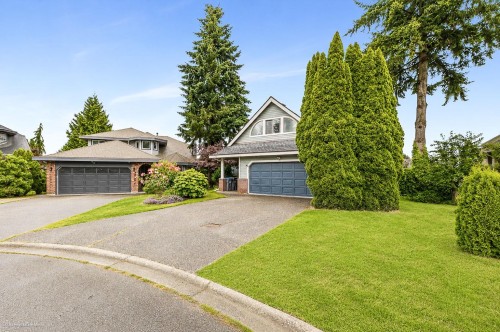 Upper-16375 Middleglen Place , Surrey, BC V4N 1X7 2