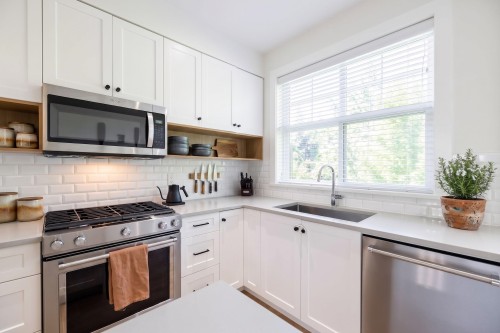 54-27735 Roundhouse Drive  Abbotsford, BC V4X 0B9