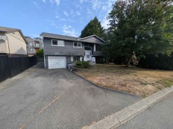 19751 54a Avenue  Langley, BC V3A 3W4