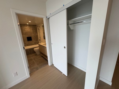 28XX-13745 George Junction , Surrey, BC V3T 0V8 3