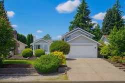 32562 Murray Avenue Abbotsford, BC V2T 4T5