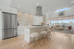 1115 Elm Street  White Rock, BC V4B 3R9