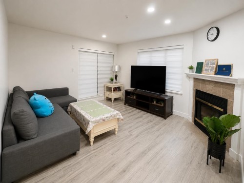 101-20288 54 Avenue  Langley, BC V3A 3W3
