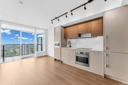 2801-13745 George Junction  Surrey, BC V3T 0V8